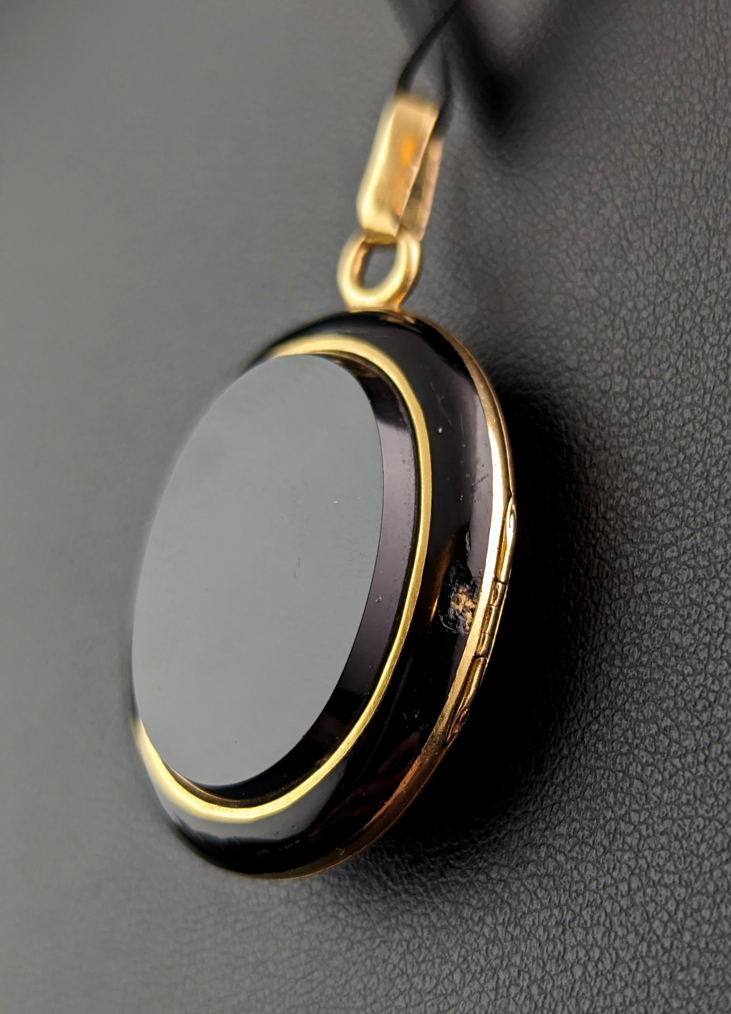 Antique French Mourning locket, Black onyx and 18ct gold, Remember