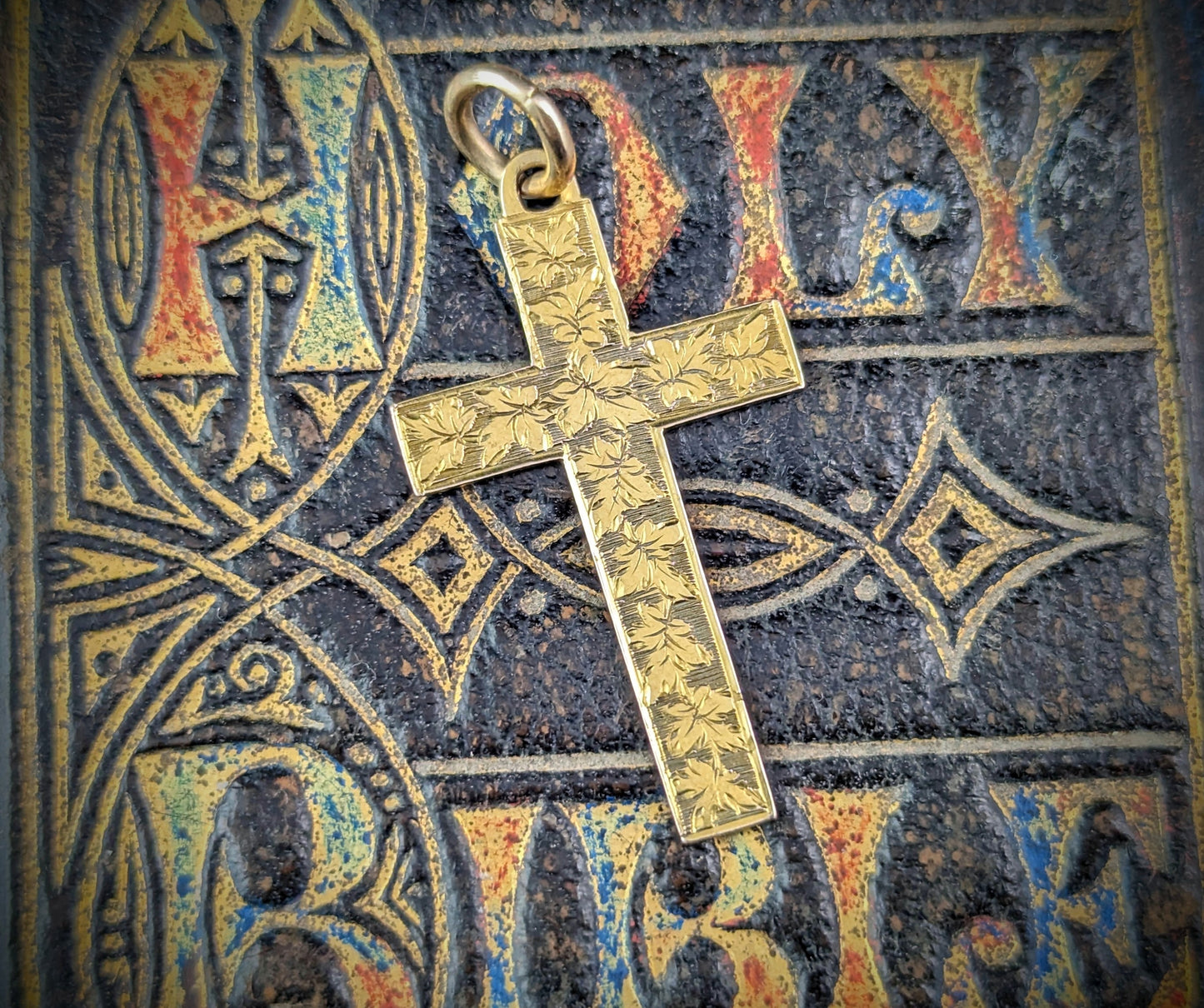 Antique 9ct gold cross pendant, Victorian, engraved