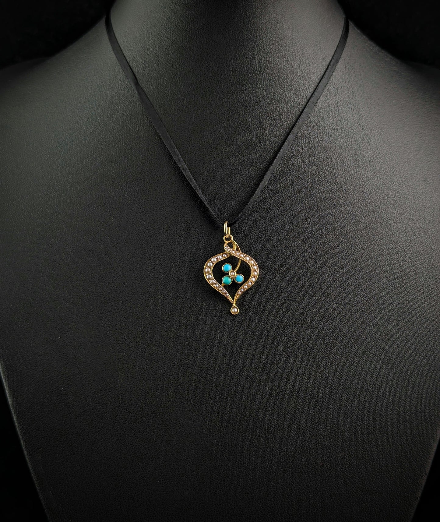 Antique 15ct gold Turquoise and Pearl shamrock pendant