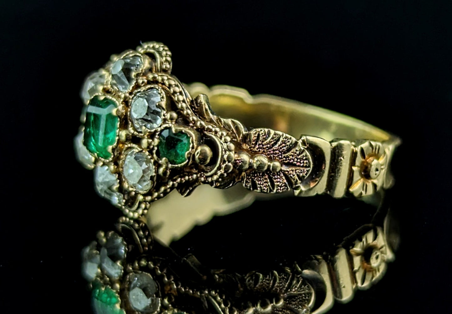 Antique Emerald and Diamond floral cluster ring, 18ct yellow gold
