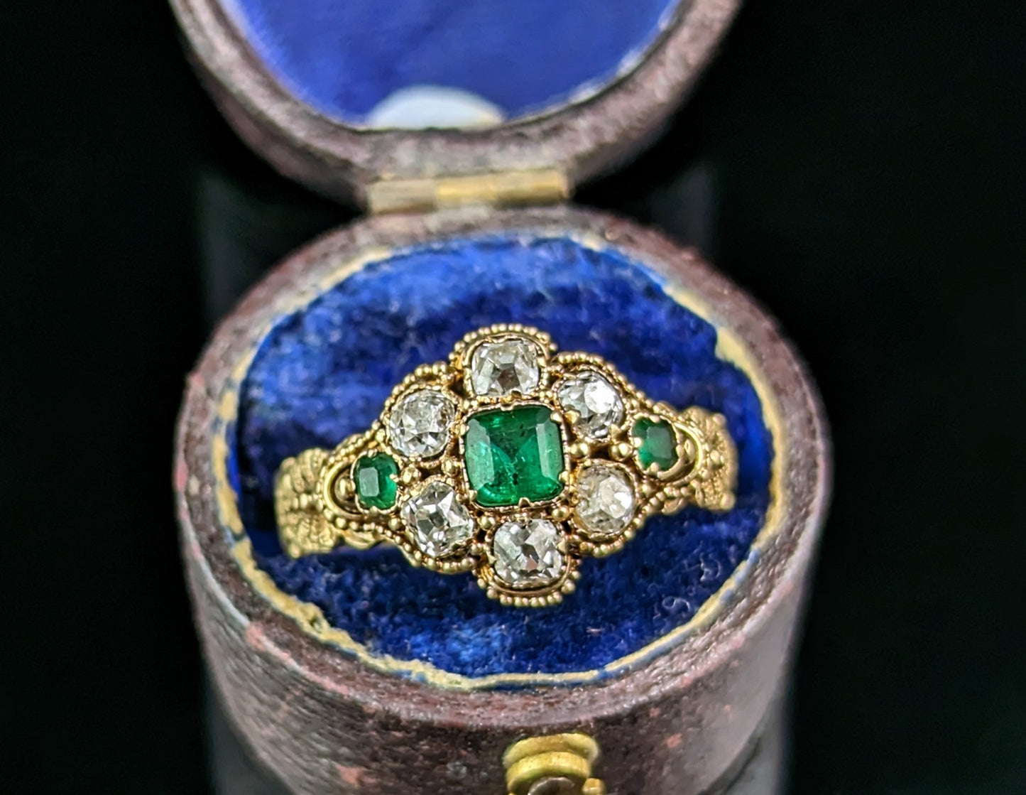 Antique Emerald and Diamond floral cluster ring, 18ct yellow gold