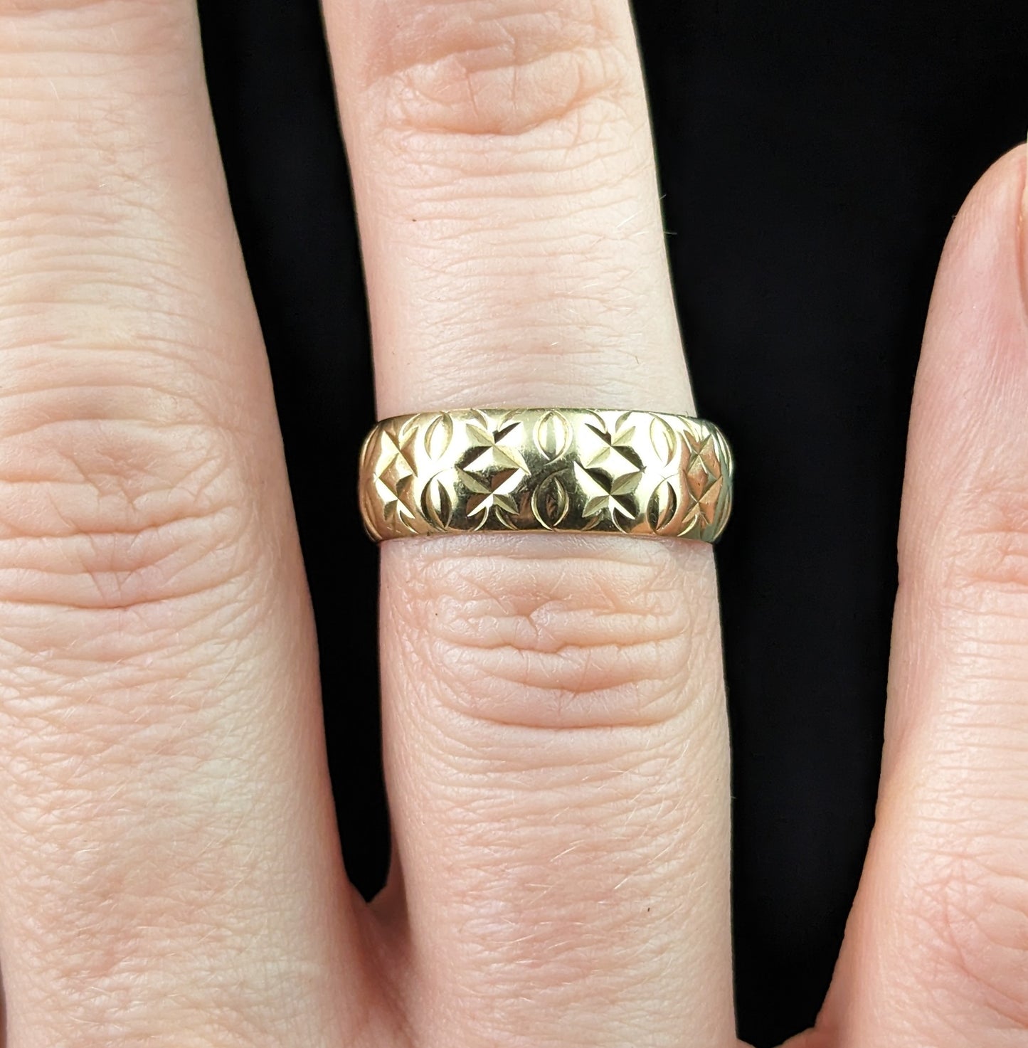 Vintage 9ct gold chunky band ring, Engraved