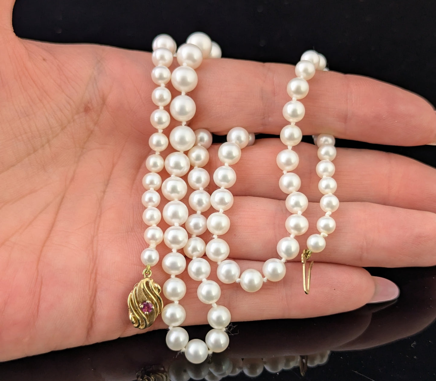 Vintage Cultured Pearl necklace, 9ct gold and Ruby clasp