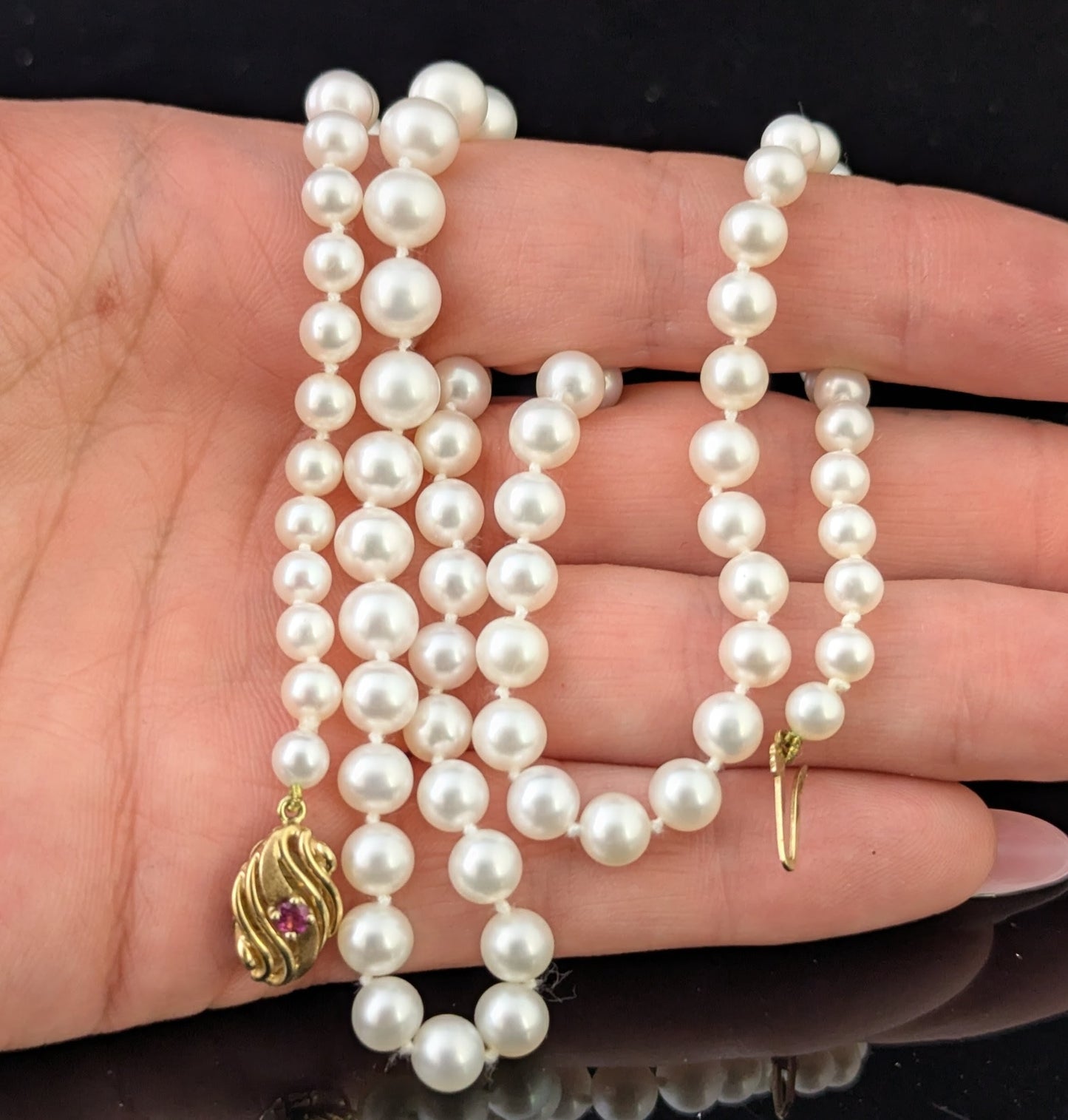 Vintage Cultured Pearl necklace, 9ct gold and Ruby clasp