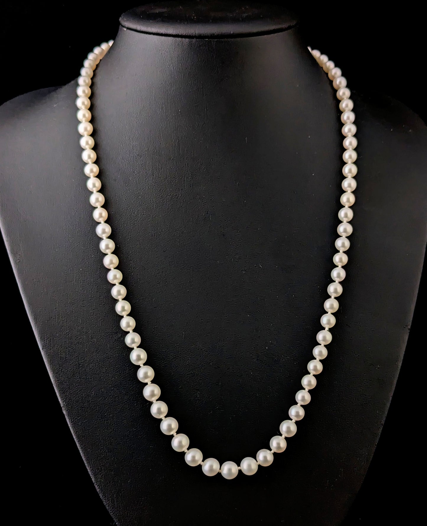 Vintage Cultured Pearl necklace, 9ct gold and Ruby clasp