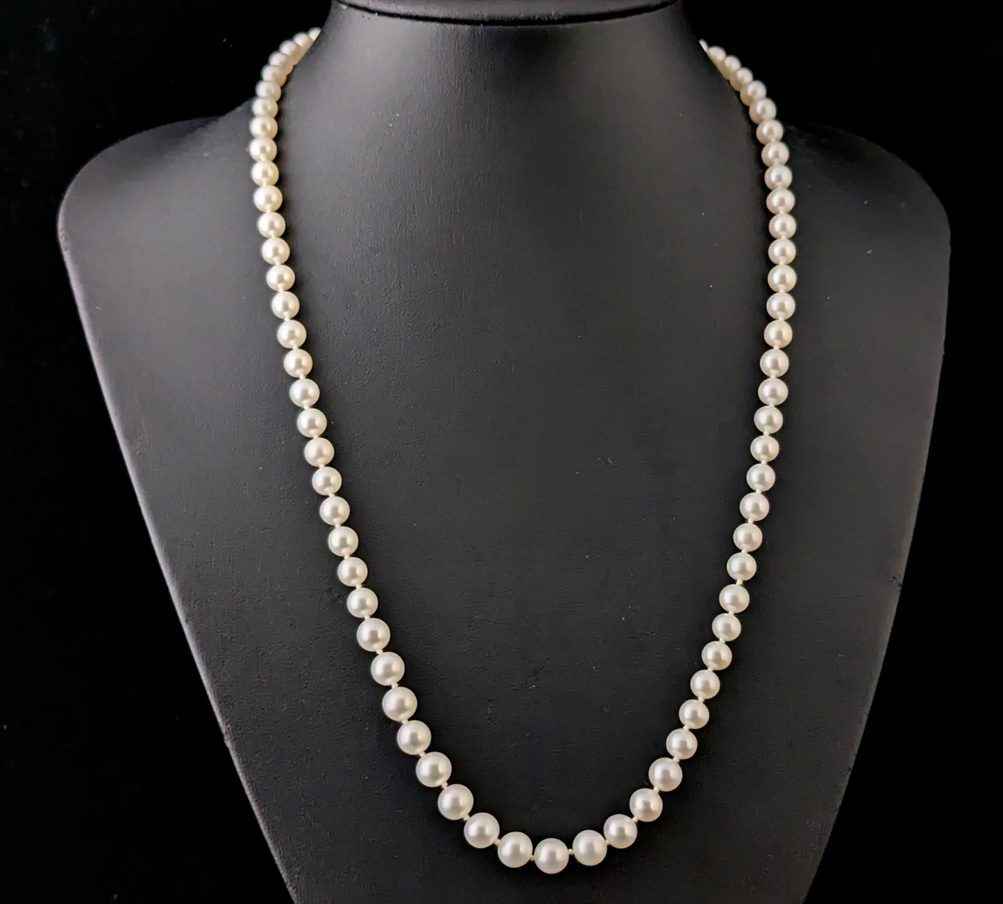 Vintage Cultured Pearl necklace, 9ct gold and Ruby clasp