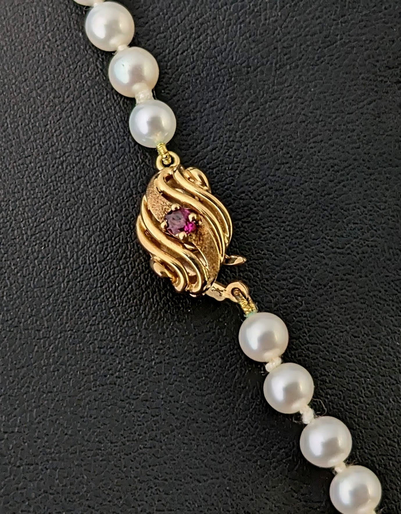 Vintage Cultured Pearl necklace, 9ct gold and Ruby clasp