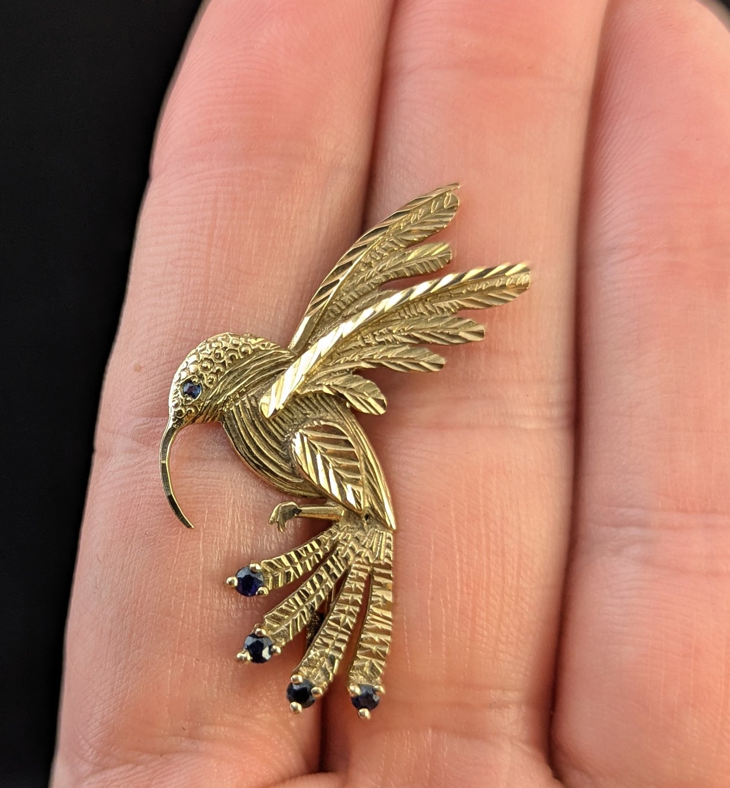 Vintage 9ct gold Sapphire bird brooch, Hummingbird