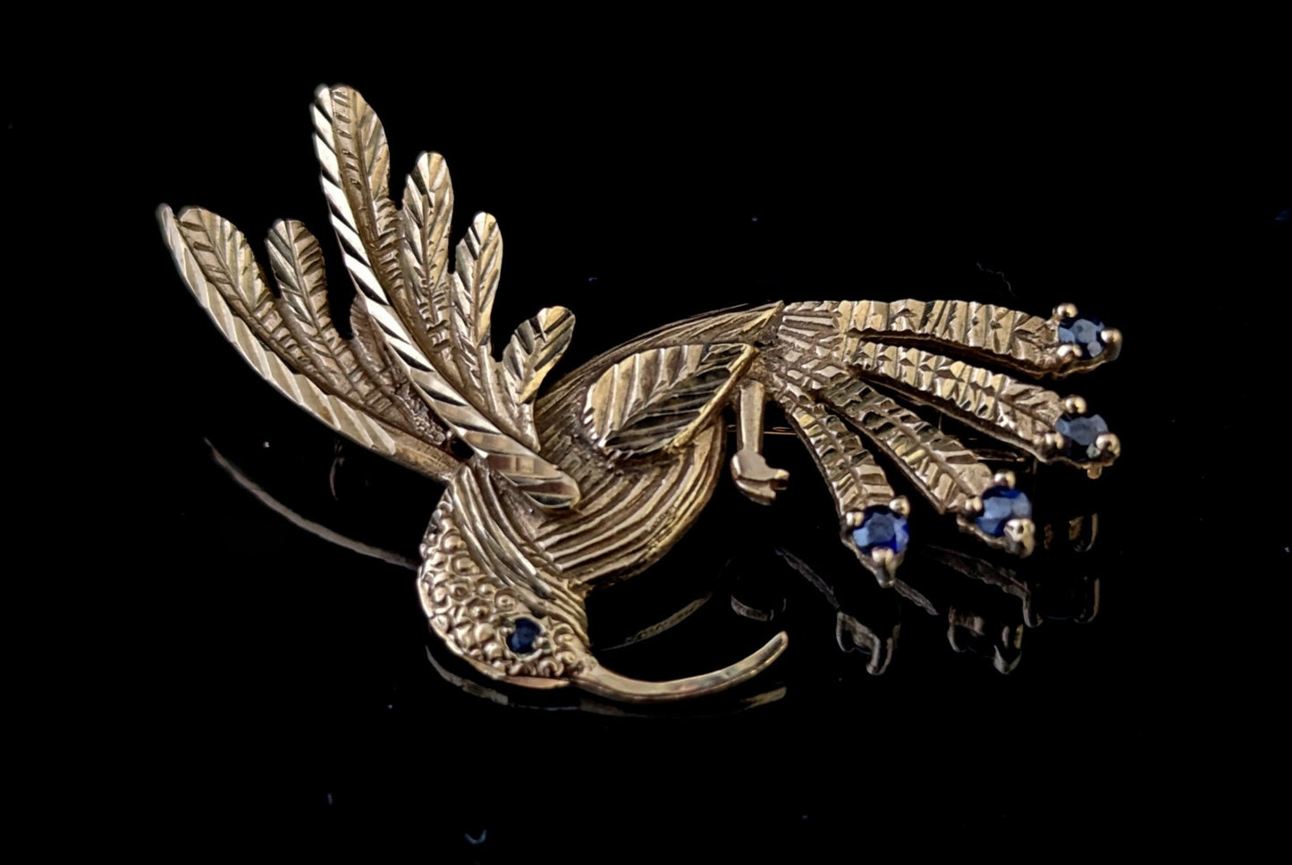 Vintage 9ct gold Sapphire bird brooch, Hummingbird