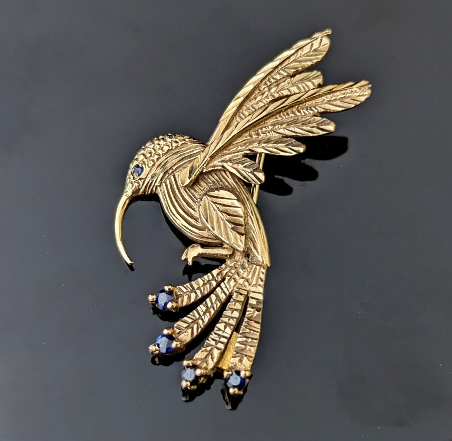 Vintage 9ct gold Sapphire bird brooch, Hummingbird