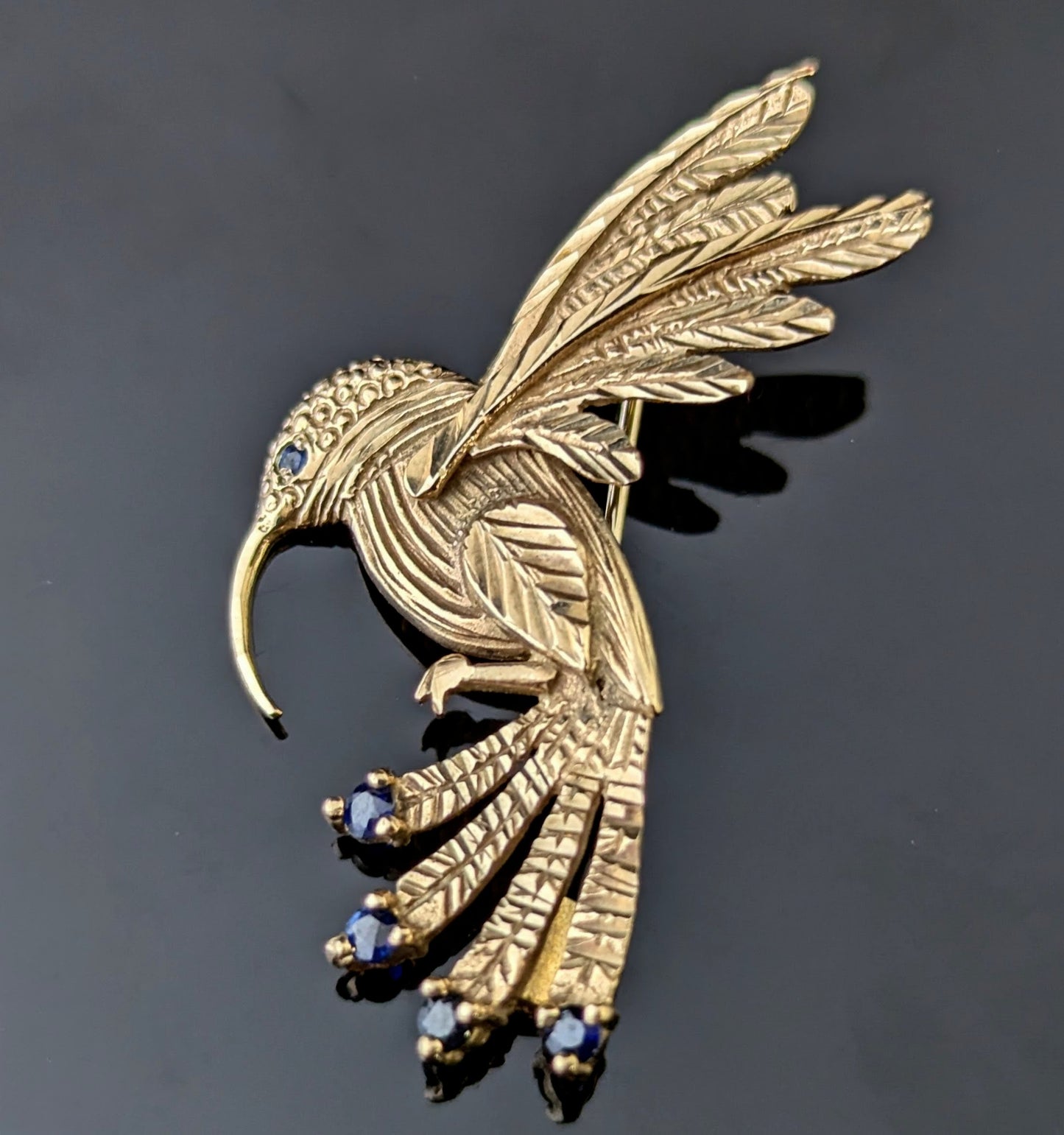 Vintage 9ct gold Sapphire bird brooch, Hummingbird