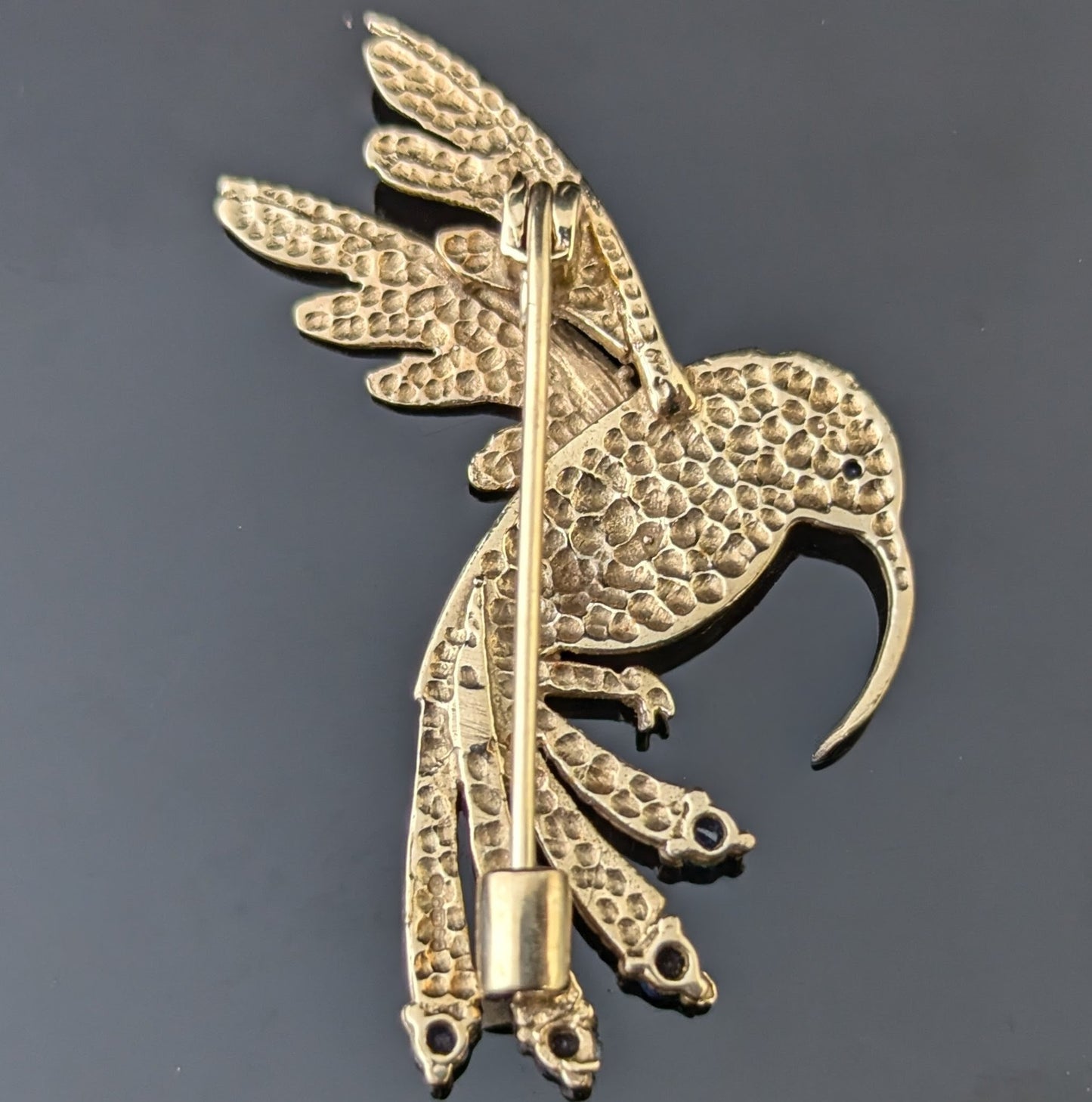 Vintage 9ct gold Sapphire bird brooch, Hummingbird