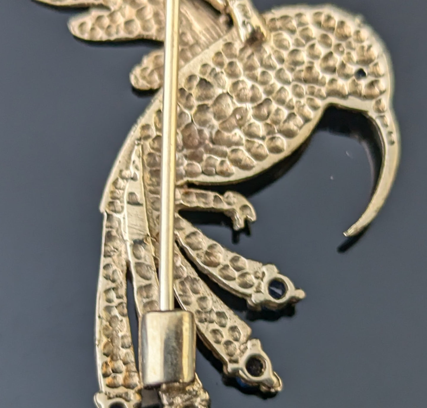 Vintage 9ct gold Sapphire bird brooch, Hummingbird