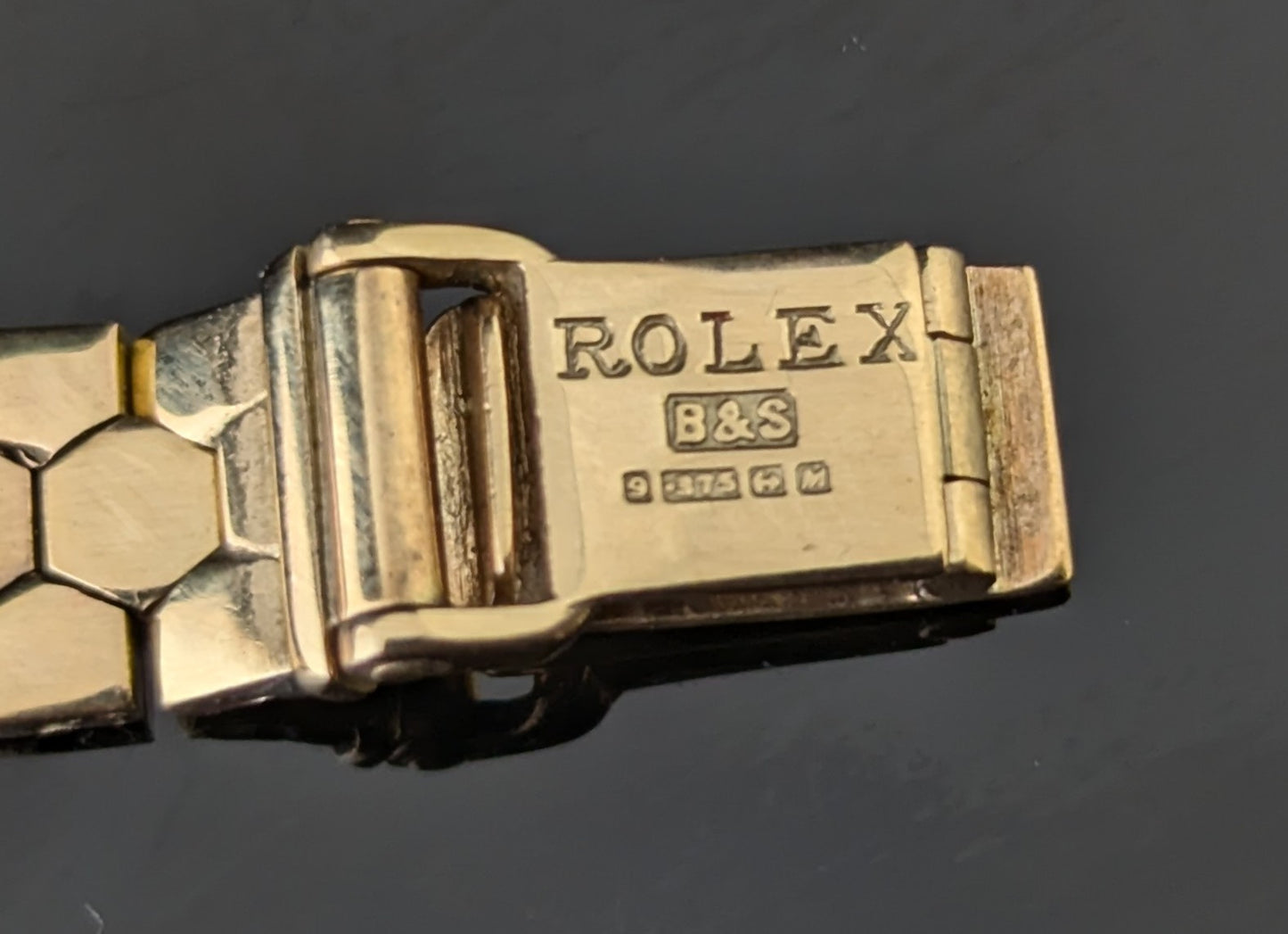 Vintage 9ct gold Ladies Rolex precision wristwatch, Bracelet strap