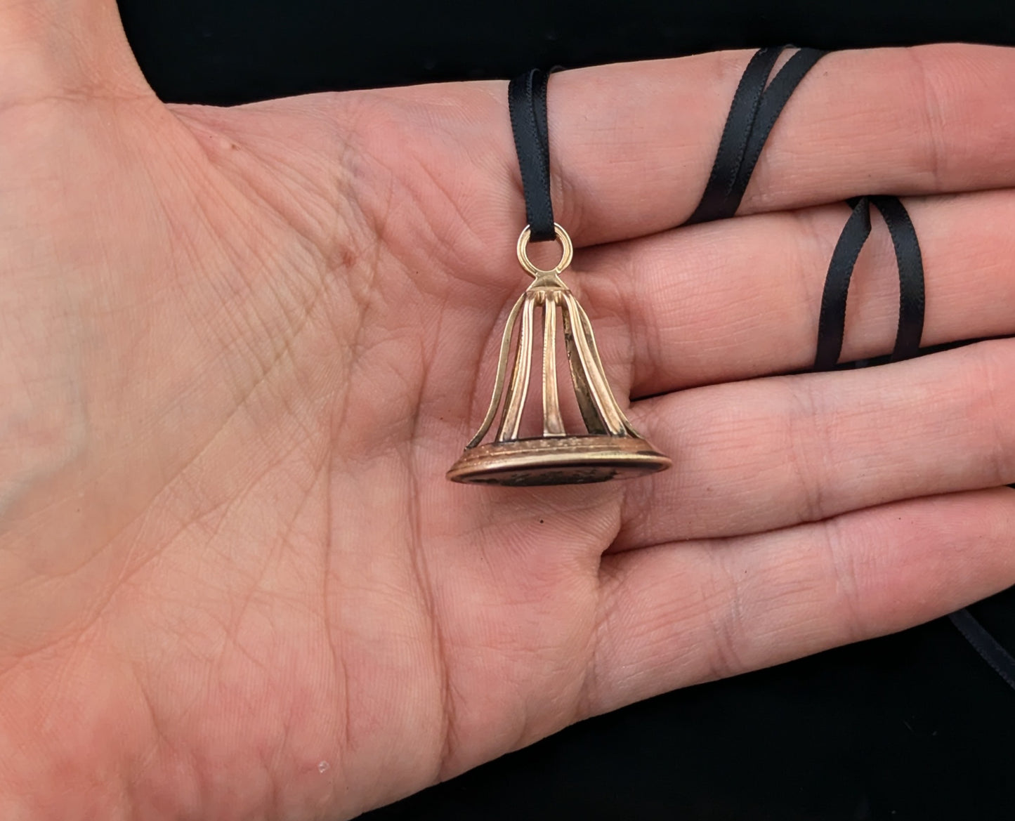 Antique Georgian seal fob pendant, 9ct gold and Quartz, Heraldic