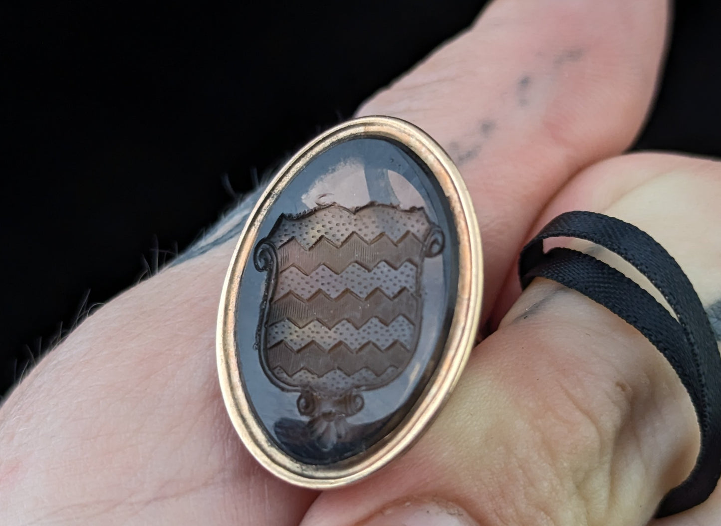 Antique Georgian seal fob pendant, 9ct gold and Quartz, Heraldic