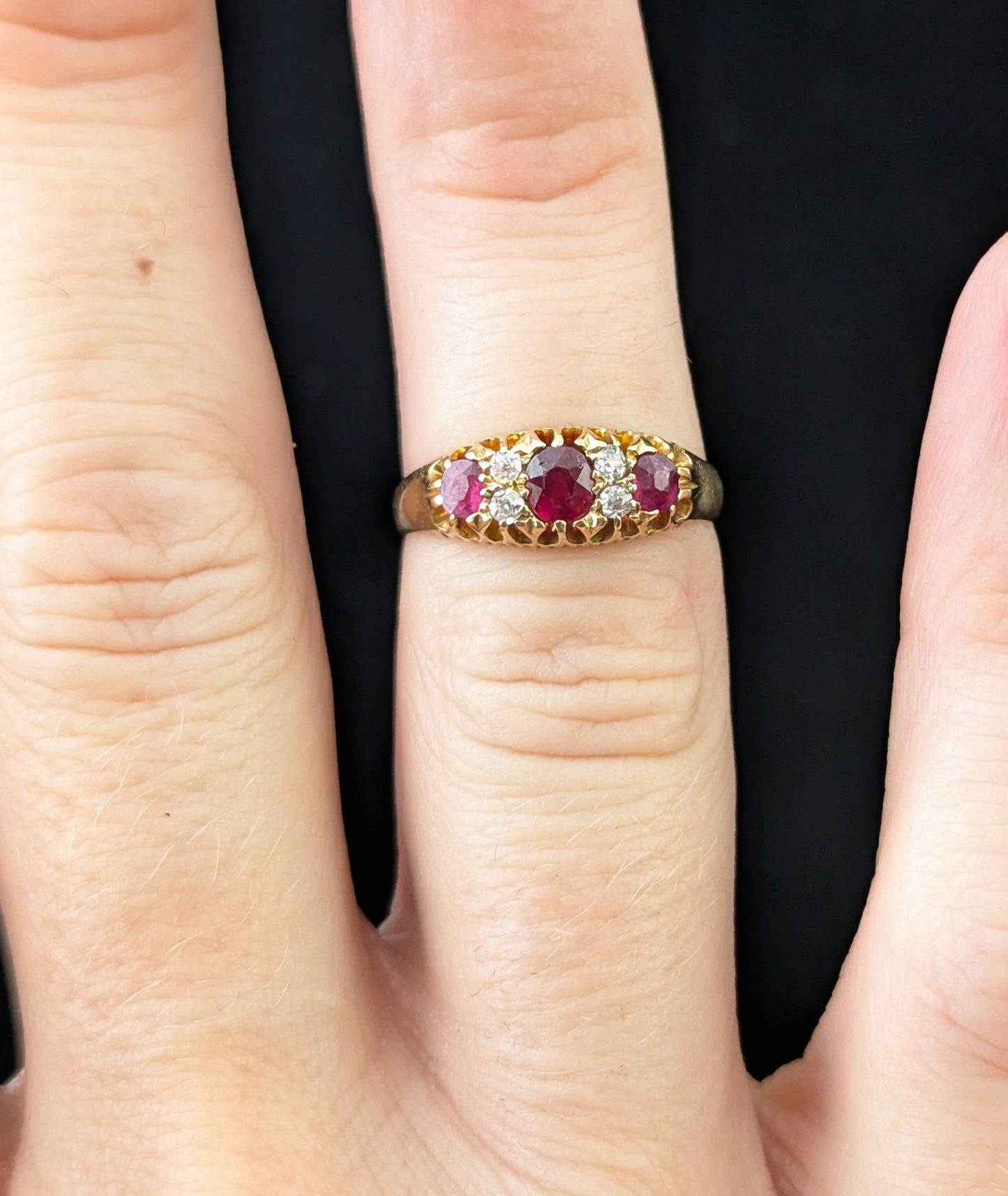 Antique Ruby and Diamond ring, 18ct yellow gold