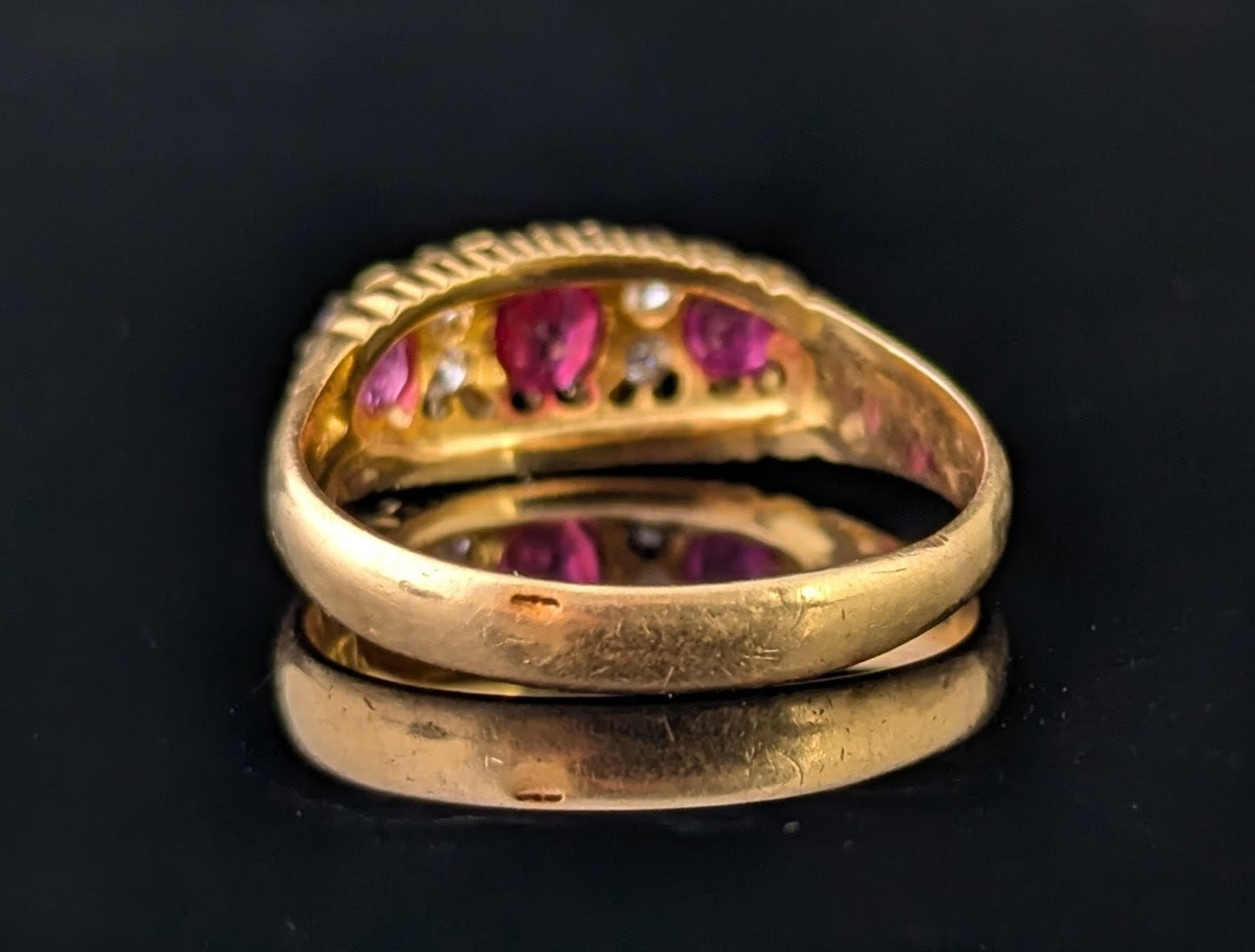Antique Ruby and Diamond ring, 18ct yellow gold