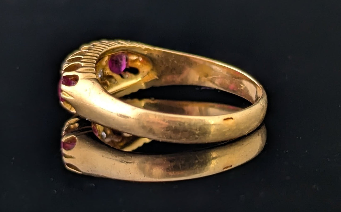 Antique Ruby and Diamond ring, 18ct yellow gold