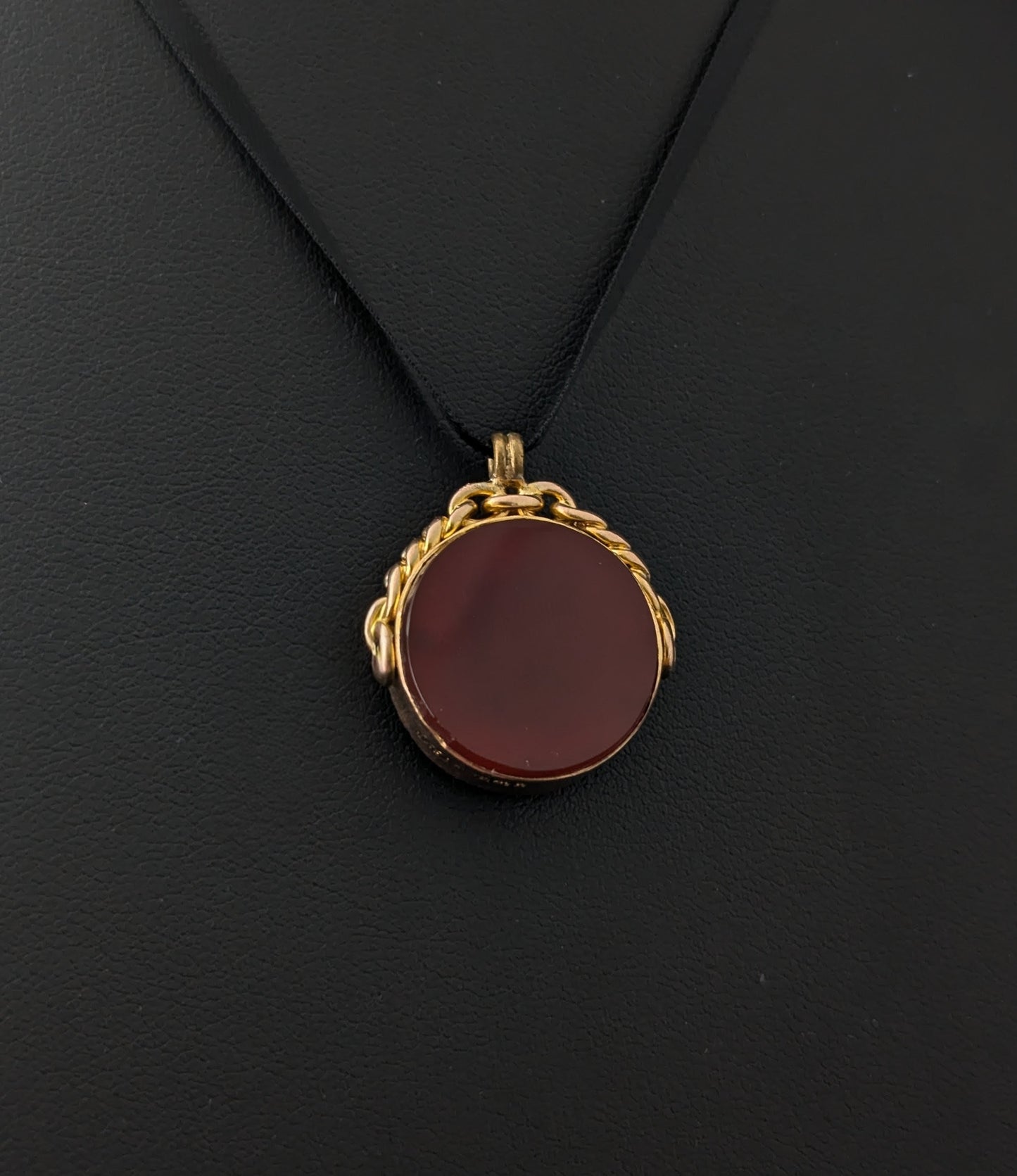 Antique 9ct gold swivel fob, pendant, Bloodstone and Carnelian