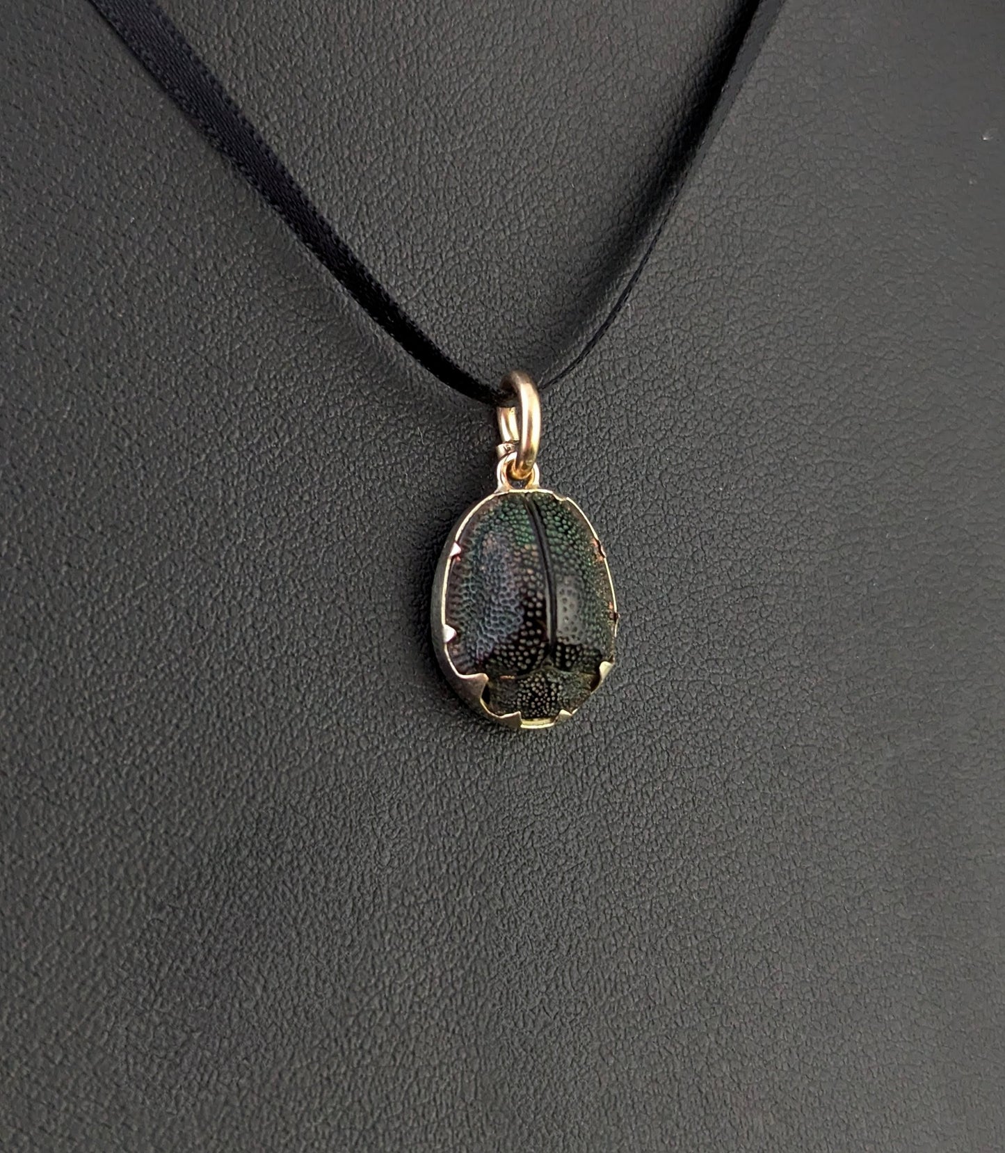 Antique scarab beetle pendant, 9ct gold, Charm