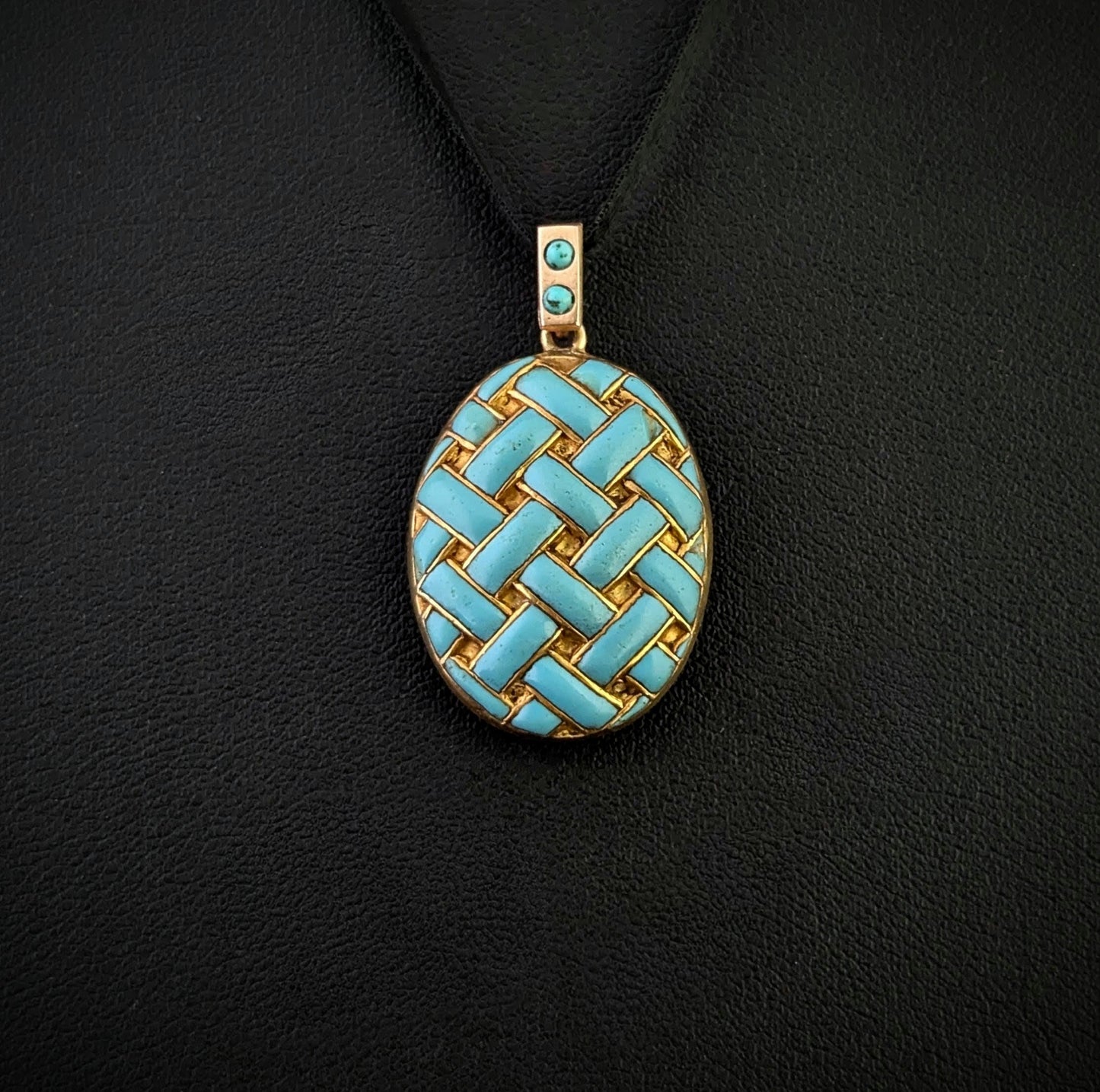 Antique 15ct gold and blue enamel locket, Portrait