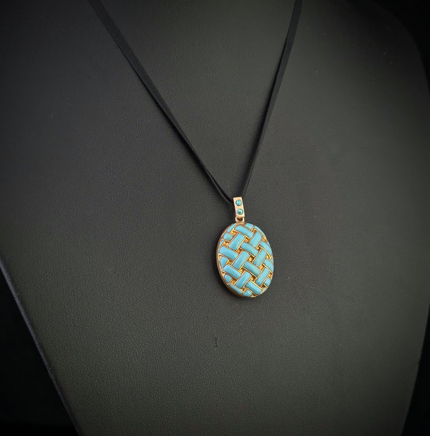 Antique 15ct gold and blue enamel locket, Portrait