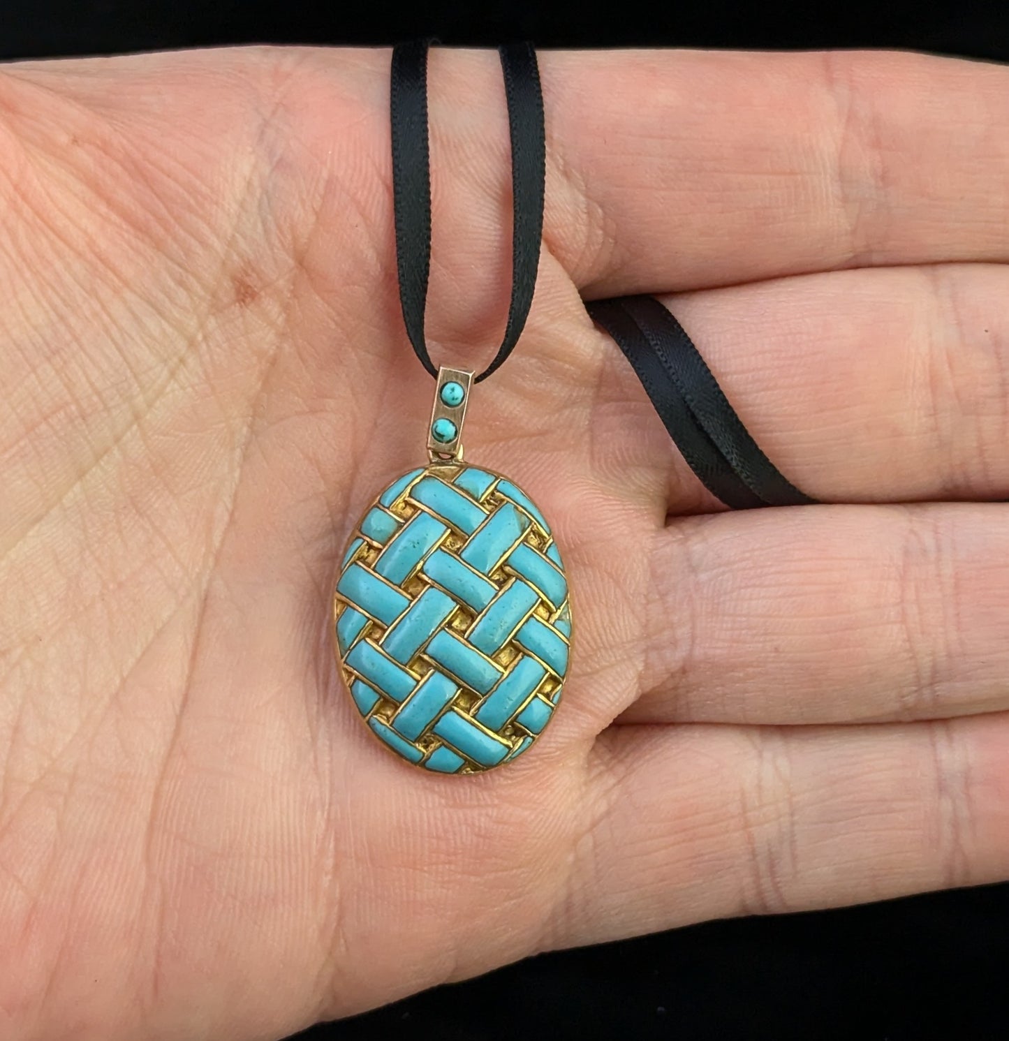 Antique 15ct gold and blue enamel locket, Portrait