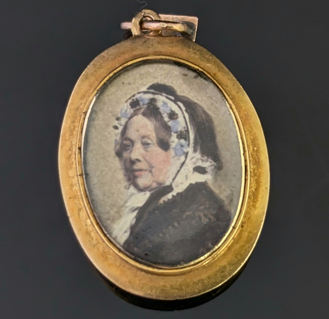 Antique 15ct gold and blue enamel locket, Portrait