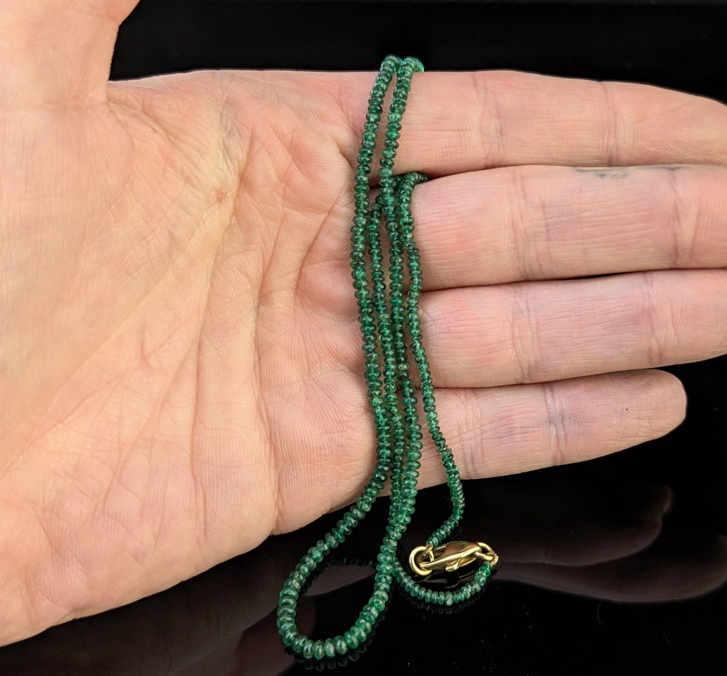 Vintage emerald bead necklace, 18ct yellow gold