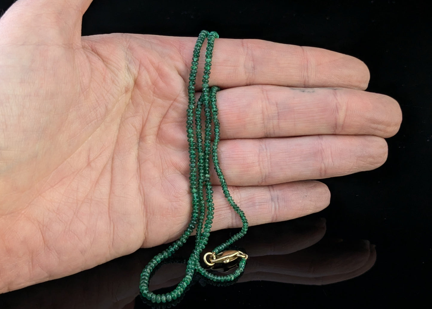 Vintage emerald bead necklace, 18ct yellow gold