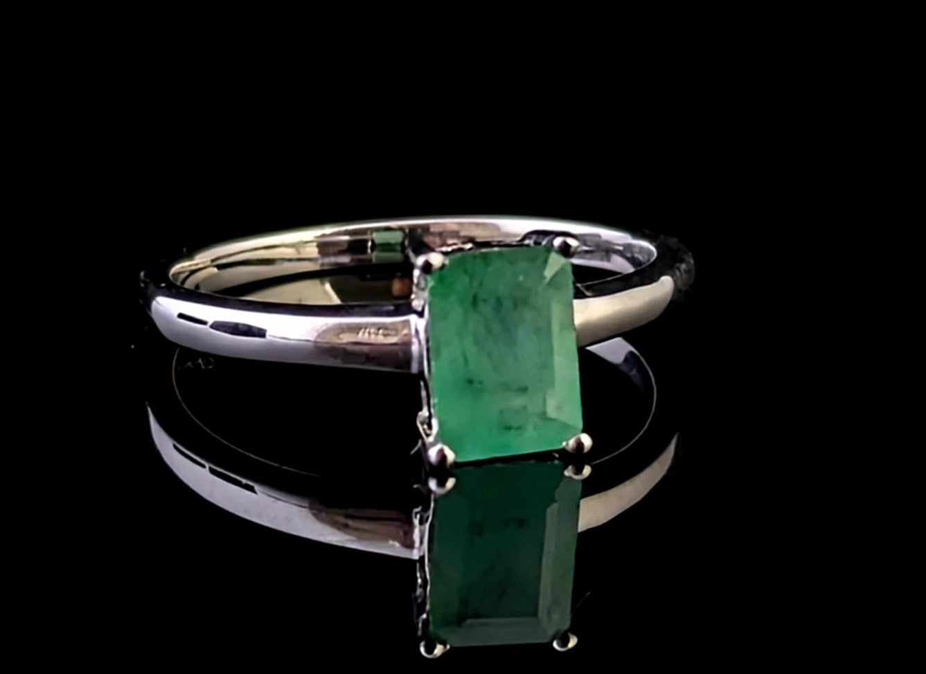 Vintage Emerald solitaire ring, sterling silver
