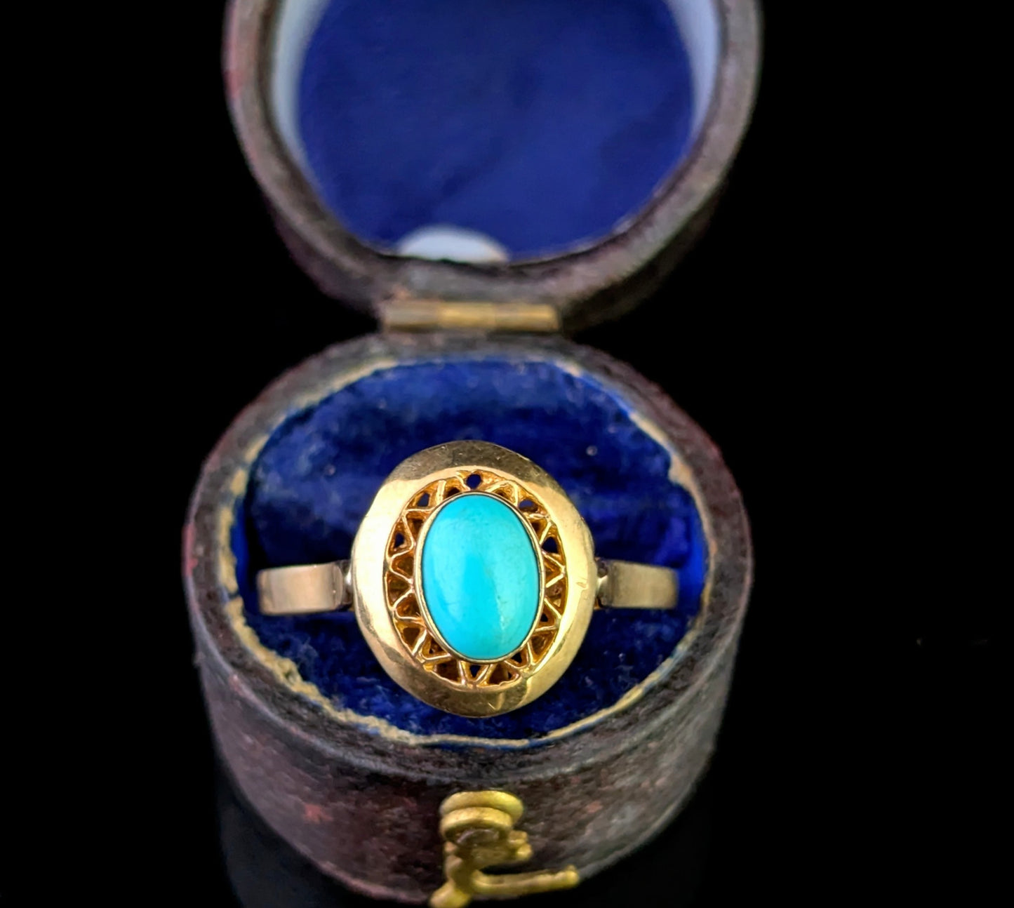 Vintage Turquoise cabochon dress ring, 9ct yellow gold