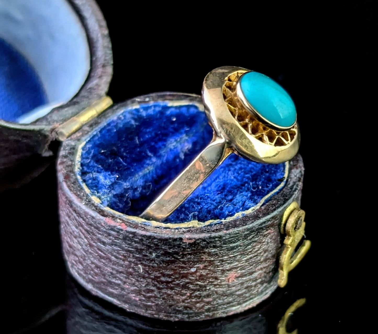 Vintage Turquoise cabochon dress ring, 9ct yellow gold