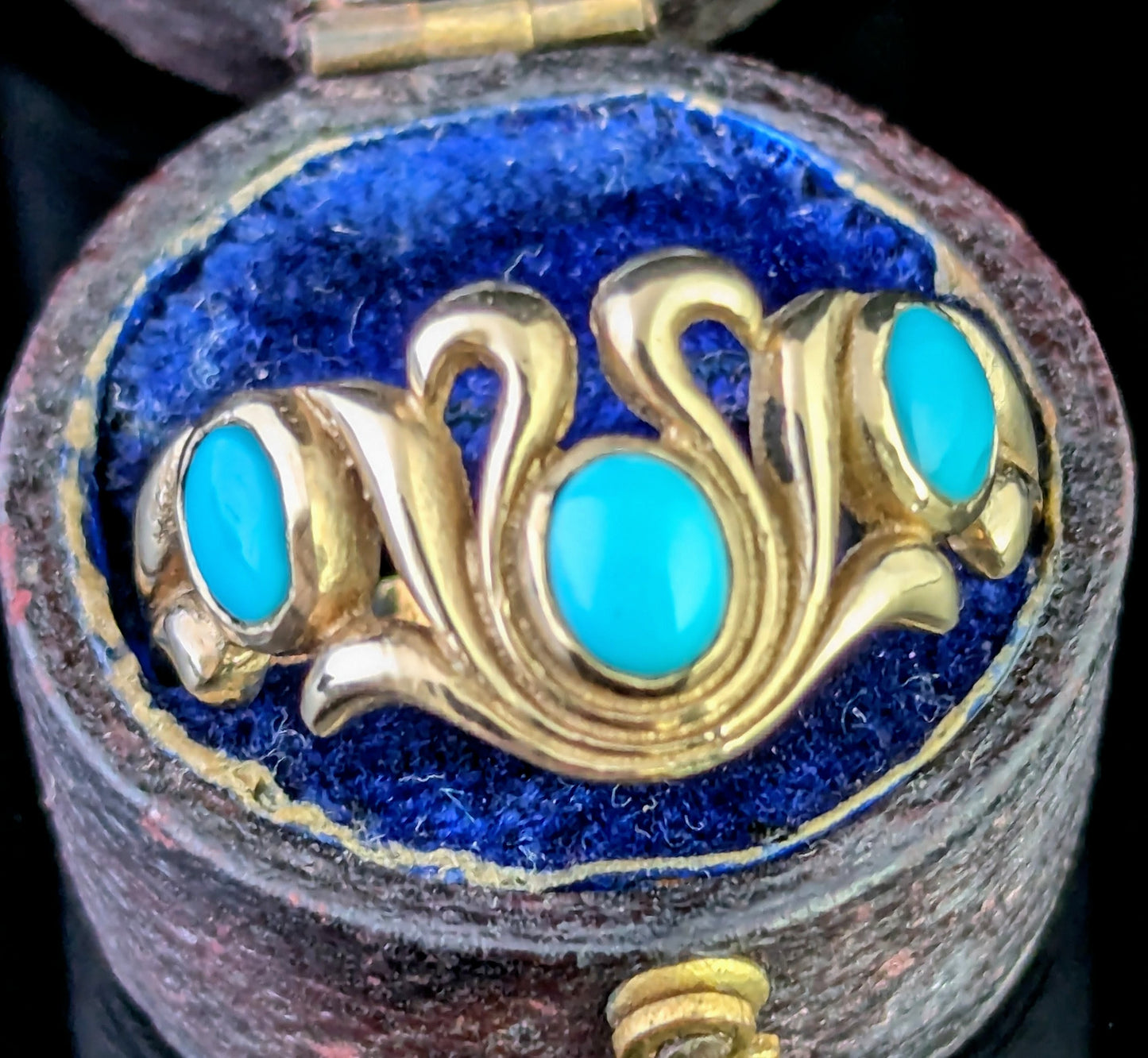 Vintage Turquoise cabochon dress ring, 9ct yellow gold scrolls