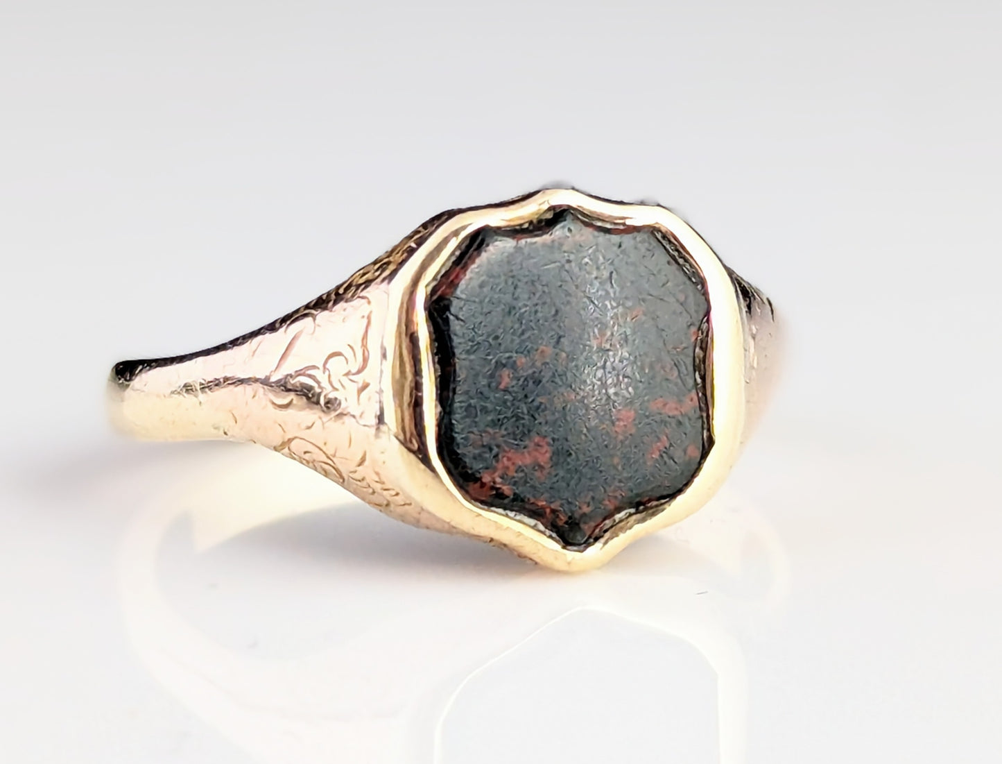 Antique Bloodstone signet ring, 9ct gold, Pinky ring