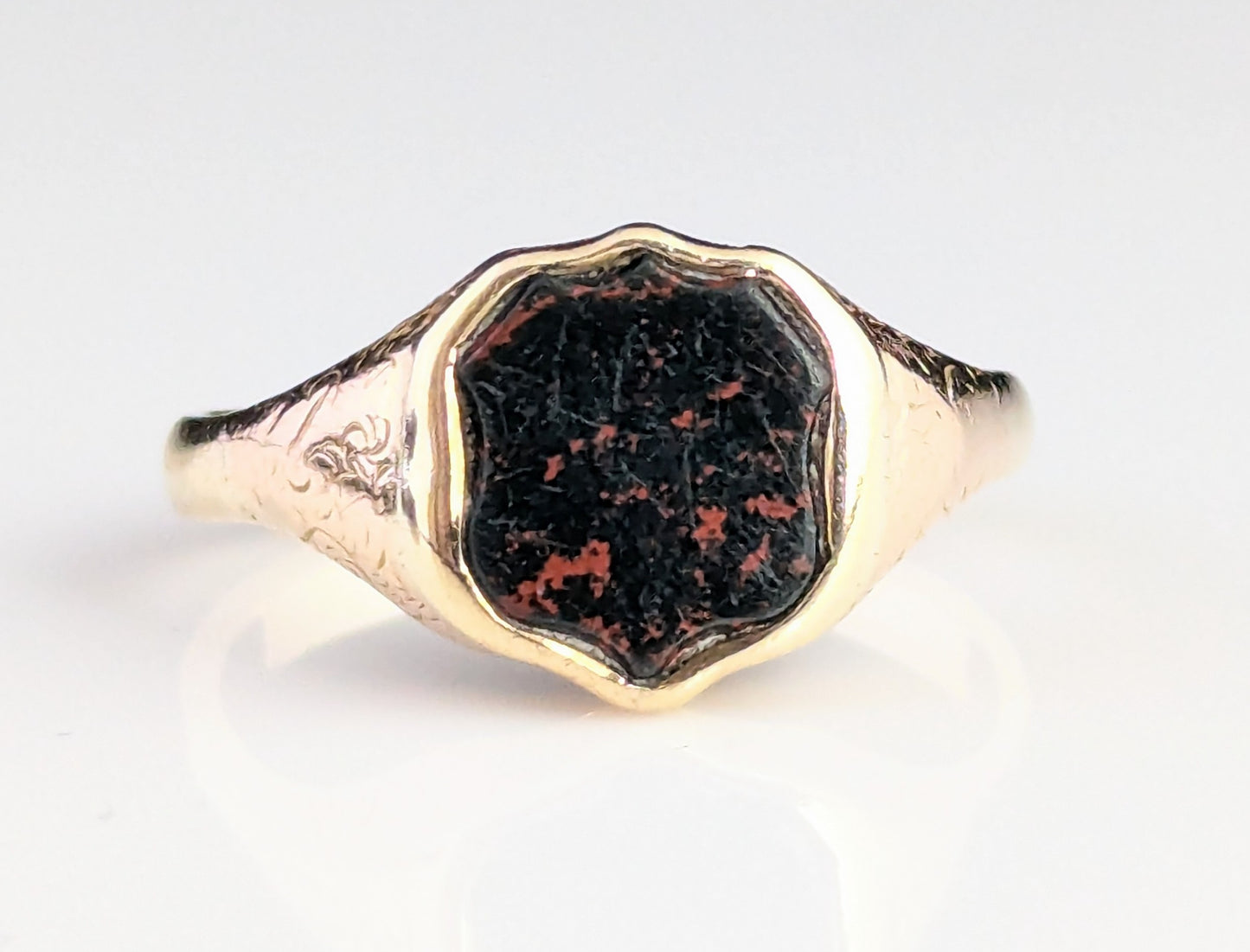 Antique Bloodstone signet ring, 9ct gold, Pinky ring