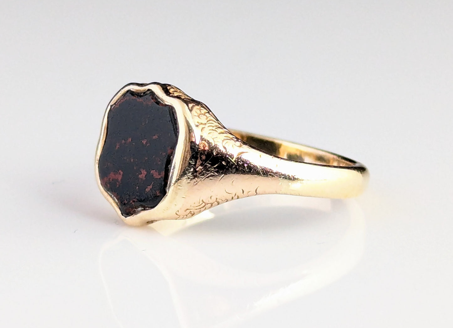 Antique Bloodstone signet ring, 9ct gold, Pinky ring