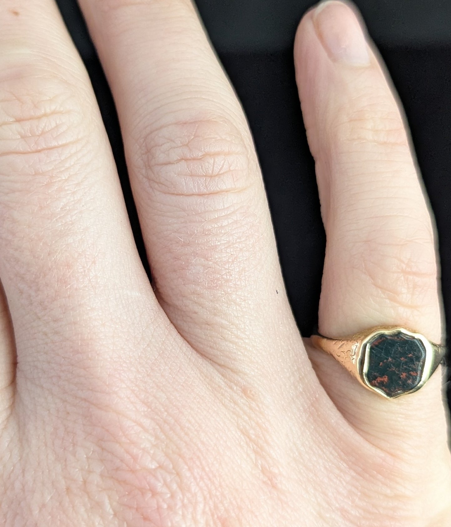 Antique Bloodstone signet ring, 9ct gold, Pinky ring