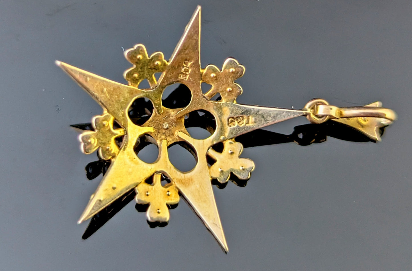 Antique Pearl Starburst pendant, 9ct yellow gold, Shamrock