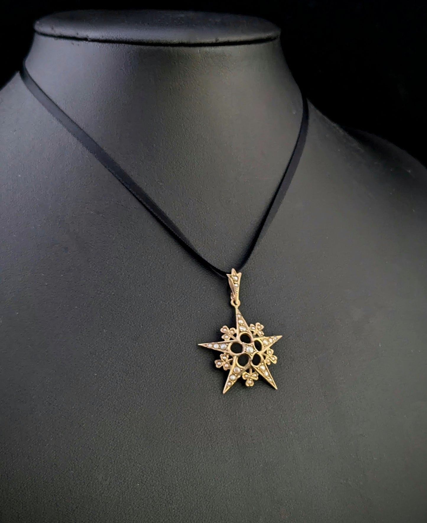 Antique Pearl Starburst pendant, 9ct yellow gold, Shamrock