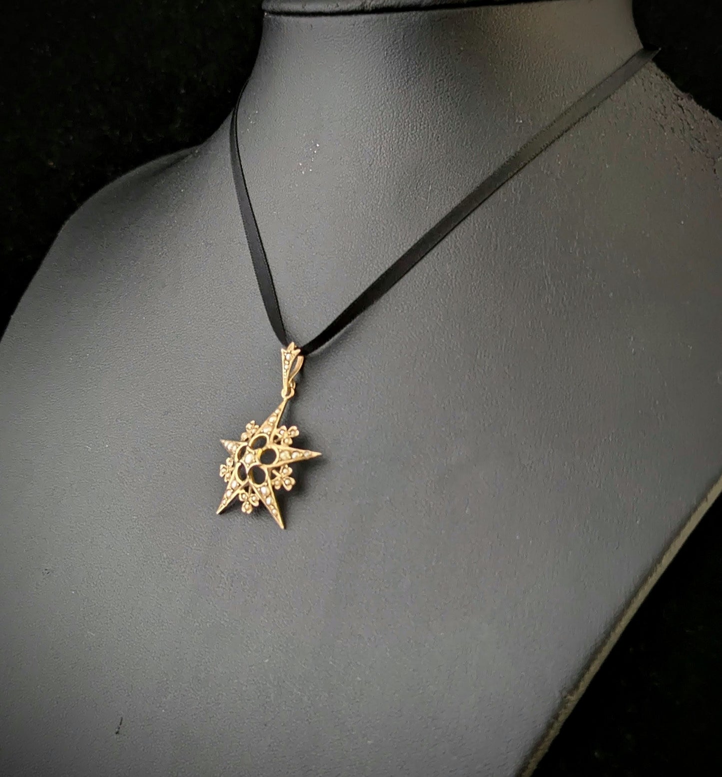 Antique Pearl Starburst pendant, 9ct yellow gold, Shamrock