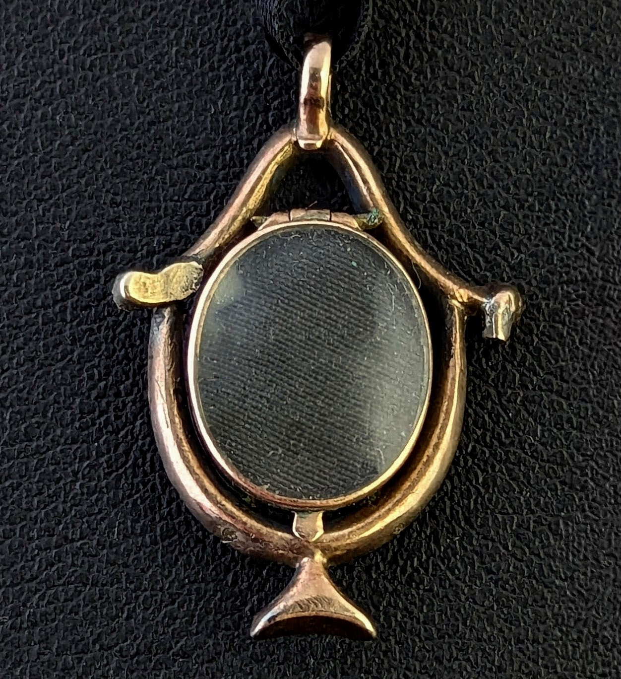 Antique Georgian Garnet mourning urn pendant, Locket