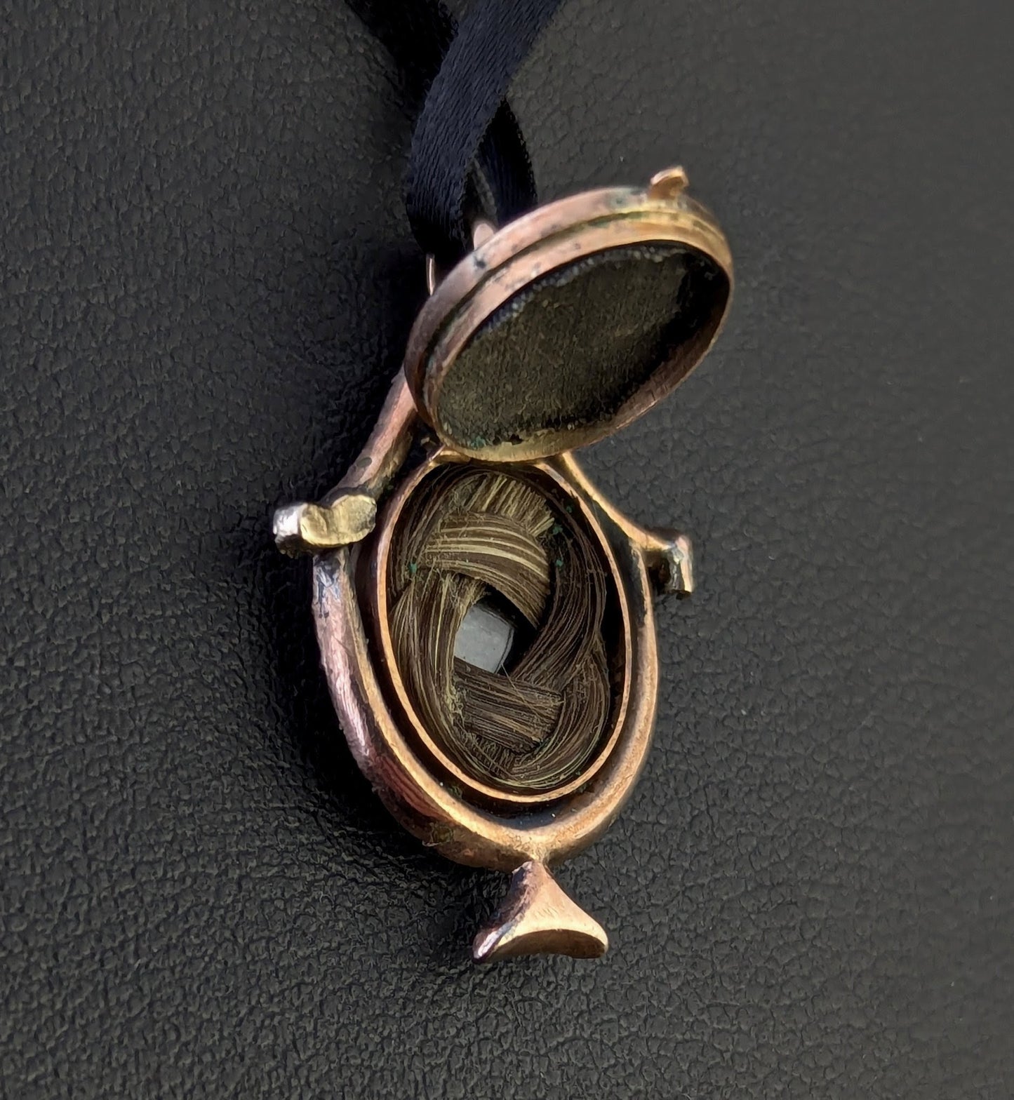 Antique Georgian Garnet mourning urn pendant, Locket