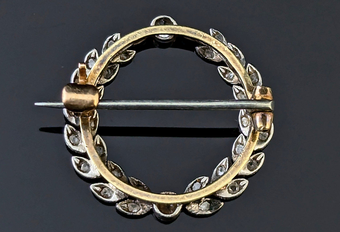 Antique diamond wreath brooch, 9ct gold and platinum