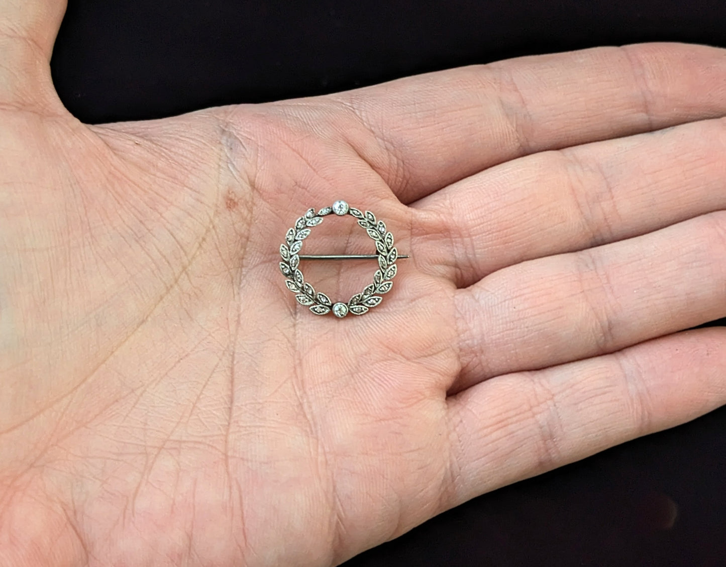 Antique diamond wreath brooch, 9ct gold and platinum