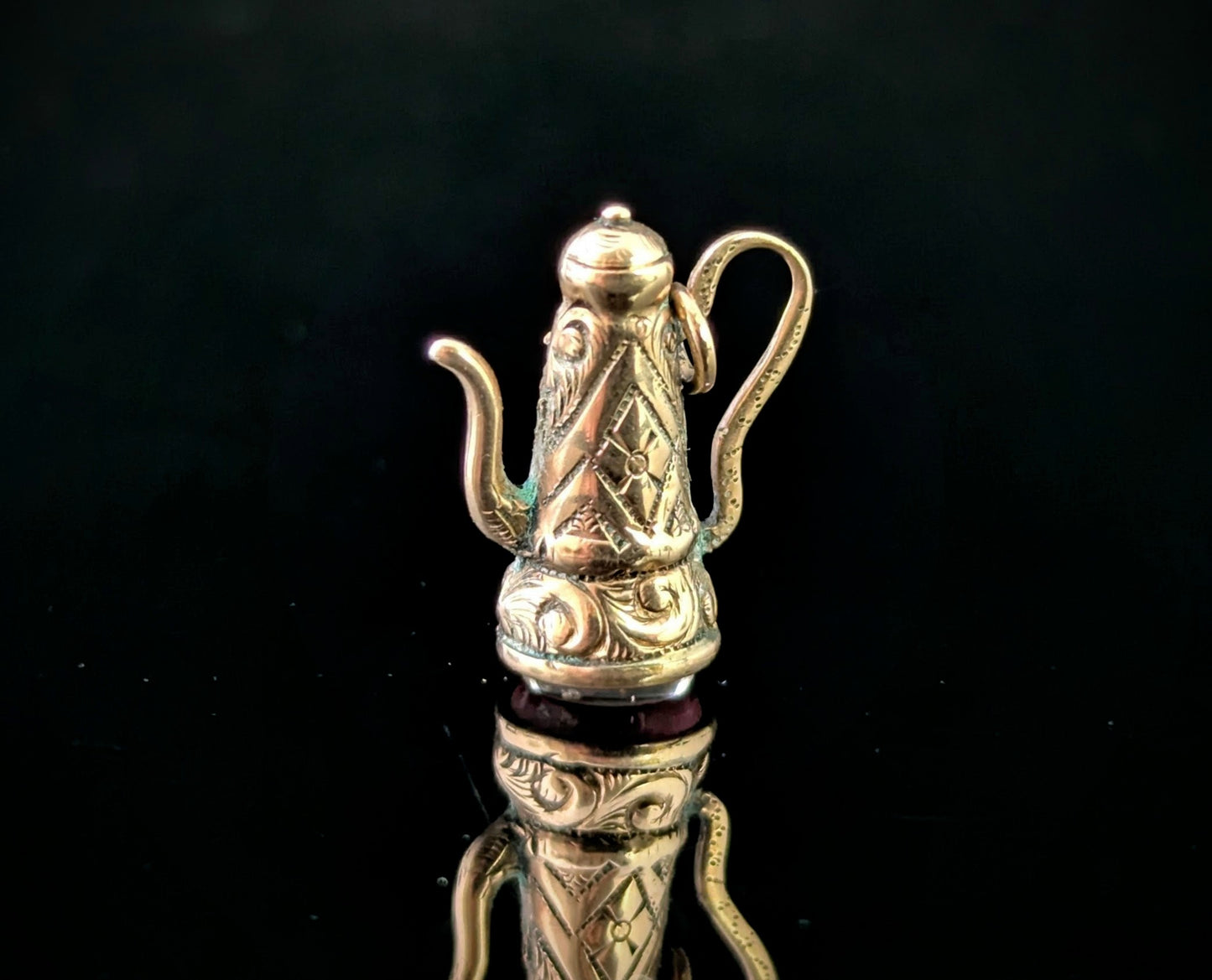 Antique 9ct gold coffee pot charm, pendant, Foiled paste