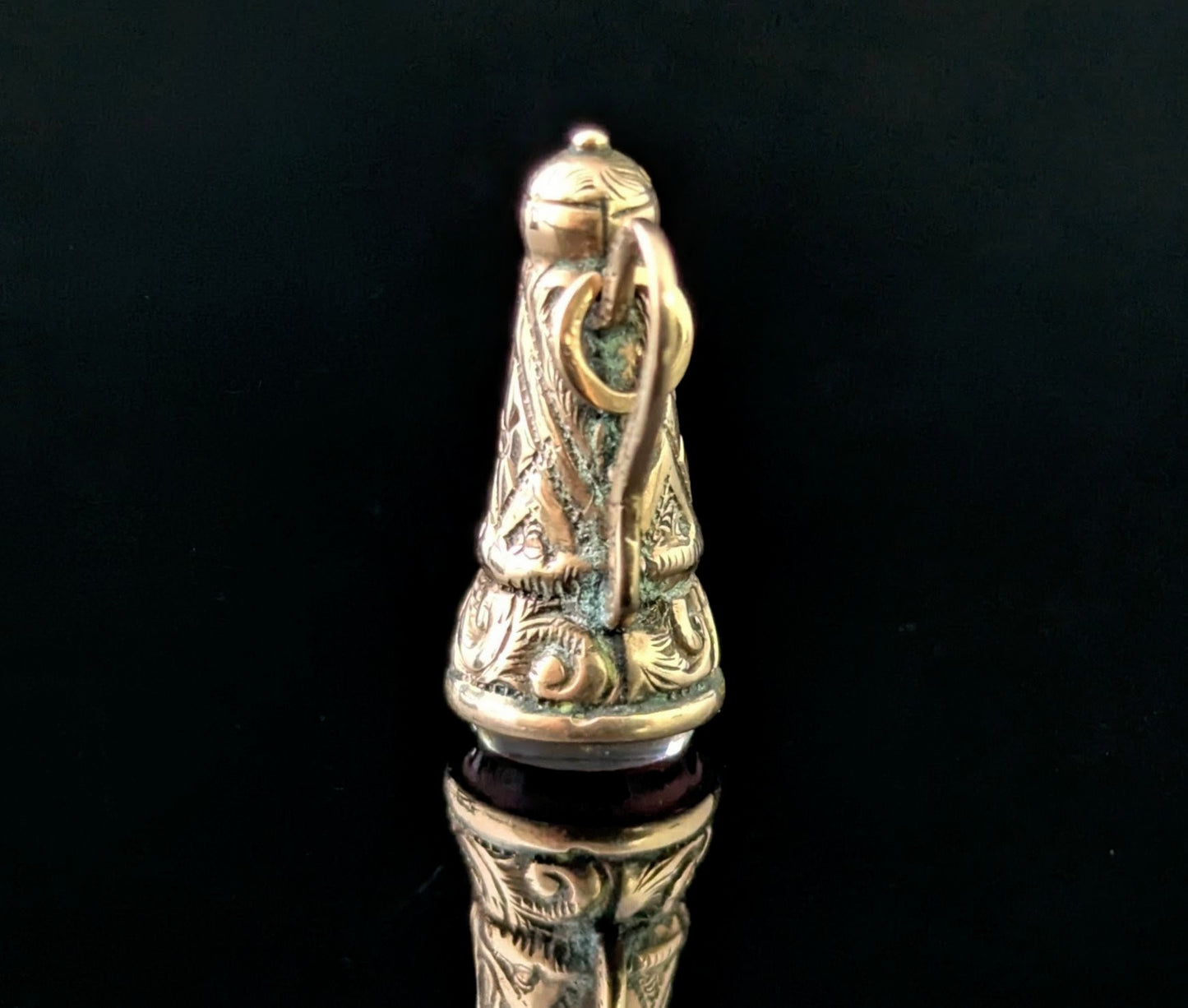 Antique 9ct gold coffee pot charm, pendant, Foiled paste