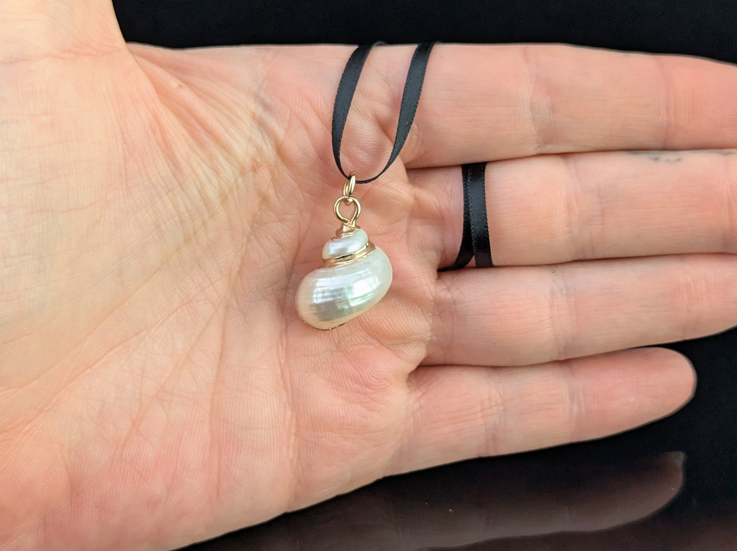 Vintage Nautilus shell pendant, 9ct gold