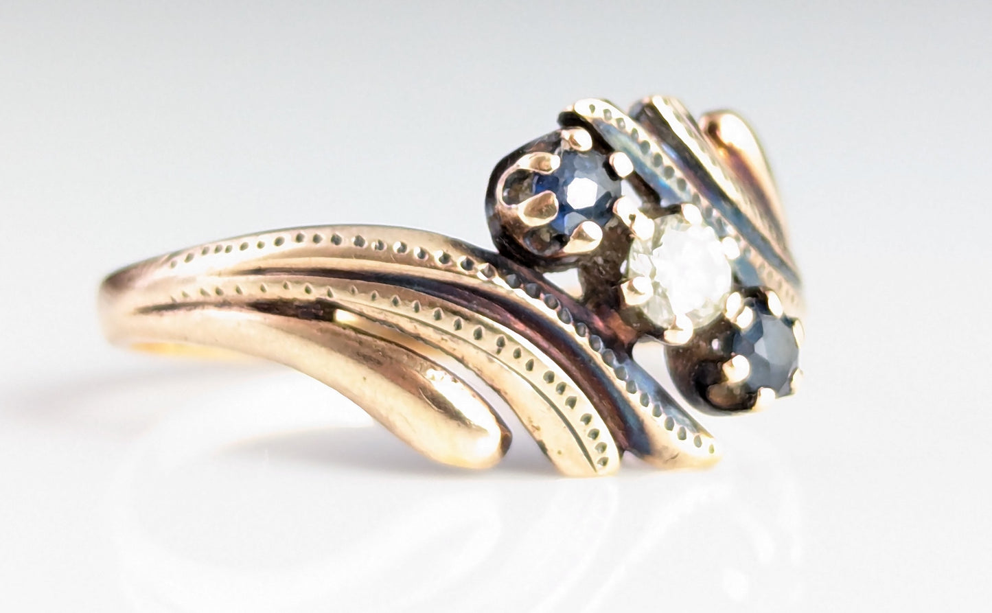 Vintage Art Deco Sapphire and Diamond fan ring, 9ct gold